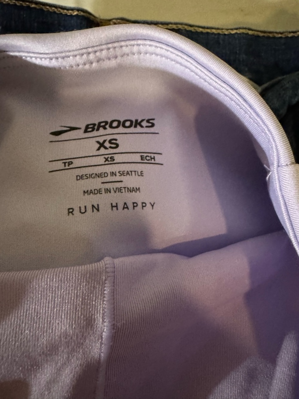 Brooks White Women’s Chaser Running Shorts NWT - Picture 2 of 5